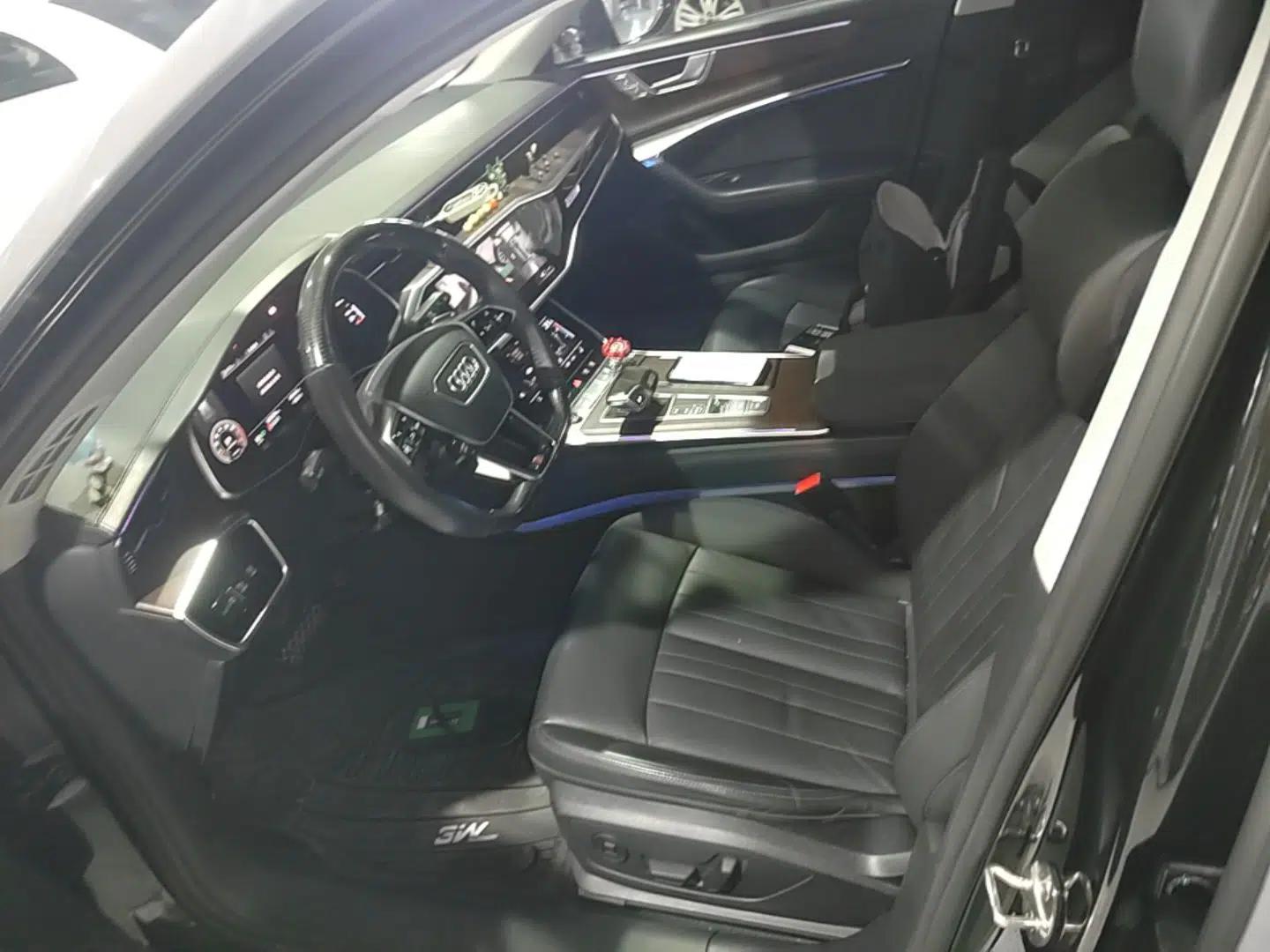 Audi A6 2021 allroad quattro Explorer 55 TFSI Prestige Off-Road Model — миниатюра 17