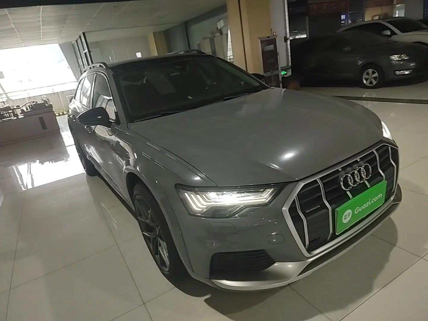 Audi A6 2021 allroad quattro Explorer 55 TFSI Prestige Off-Road Model — миниатюра 3