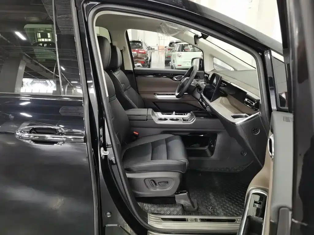 Trumpchi E8 2024 Glory Series 2.0L Glory Edition — миниатюра 23