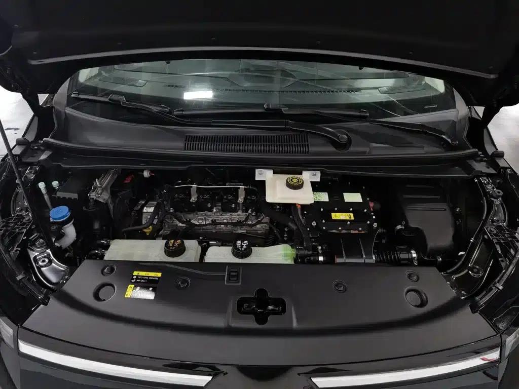 Trumpchi E8 2024 Glory Series 2.0L Glory Edition — миниатюра 6