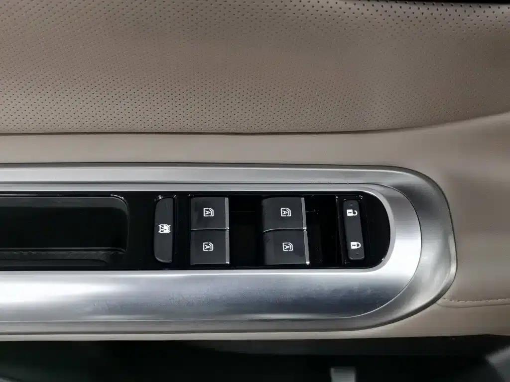 Trumpchi E8 2024 Glory Series 2.0L Glory Edition — миниатюра 9