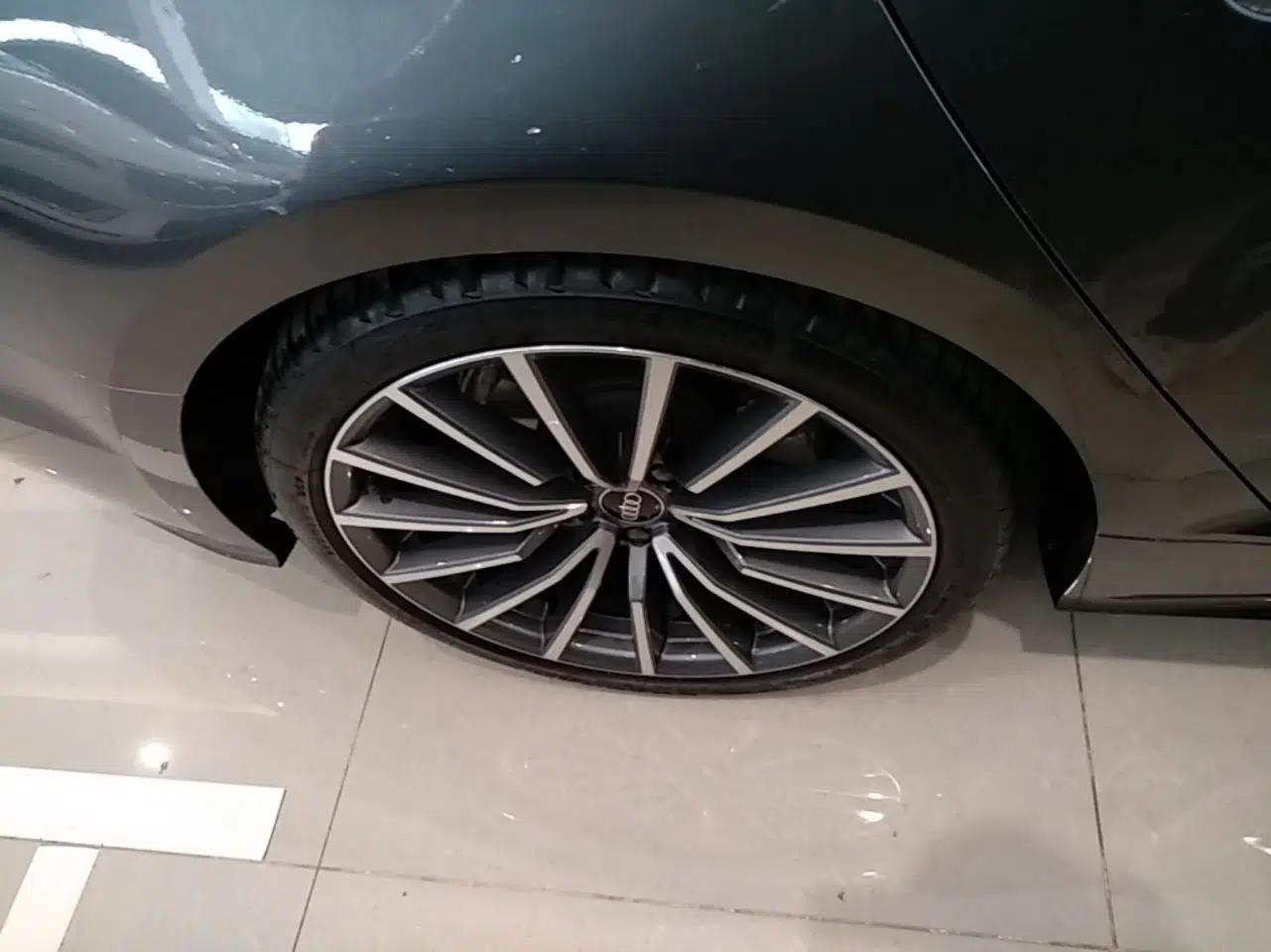 Audi A5 2024 Sportback 40 TFSI quattro Luxury Dynamic Model — миниатюра 11