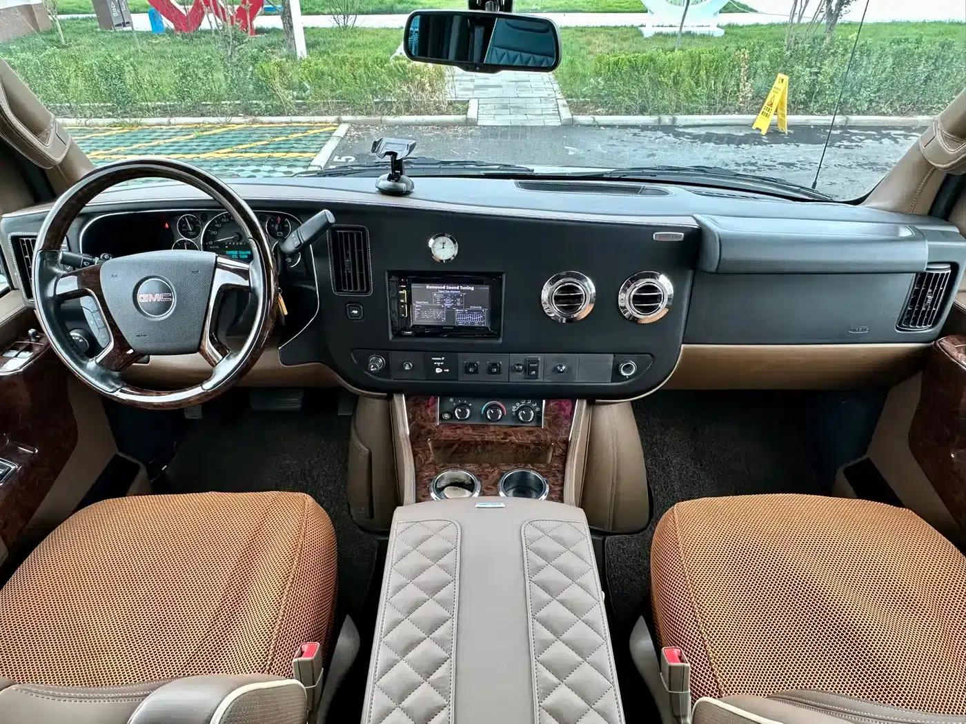 2017 SAVANA 6.0L G660S Premium All-Terrain Edition — миниатюра 8