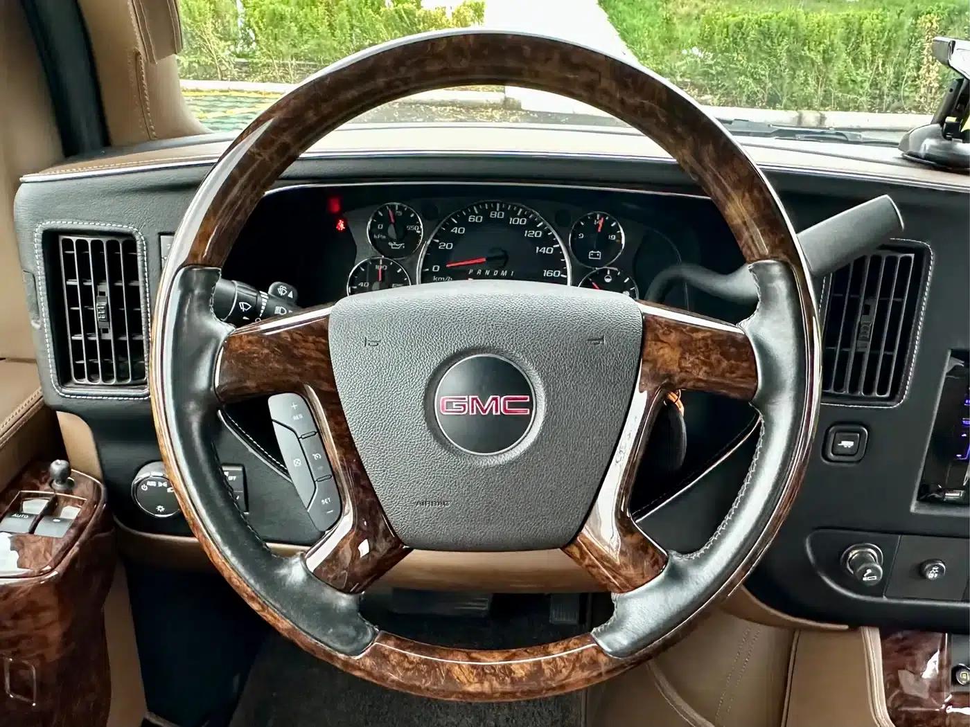 2017 SAVANA 6.0L G660S Premium All-Terrain Edition — миниатюра 10