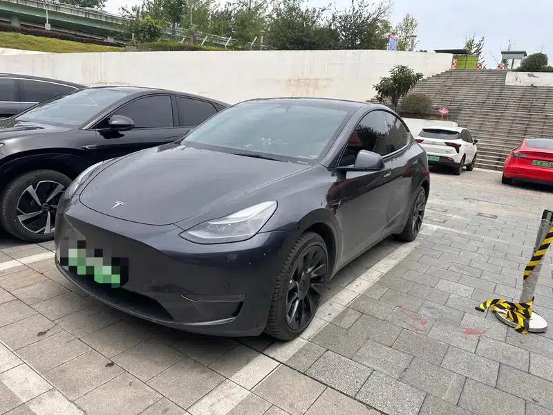 Model Y 2024 Long Range All-Wheel Drive — миниатюра 1