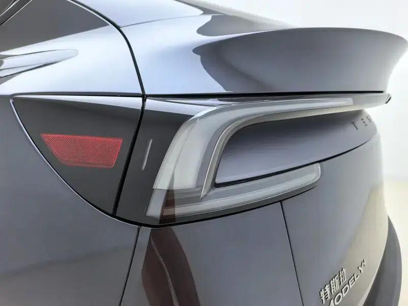 Model Y 2025 Long Range All-Wheel Drive First Edition — миниатюра 13