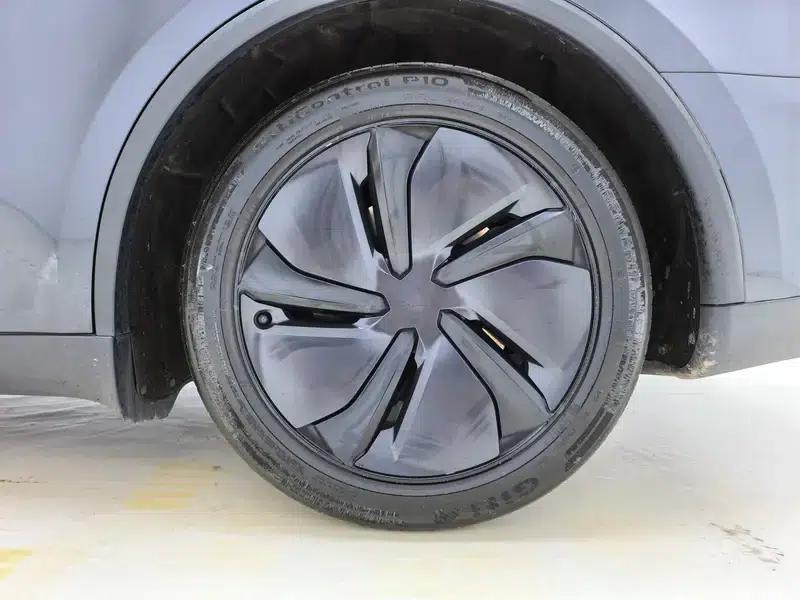 Model Y 2025 Long Range All-Wheel Drive First Edition — миниатюра 9