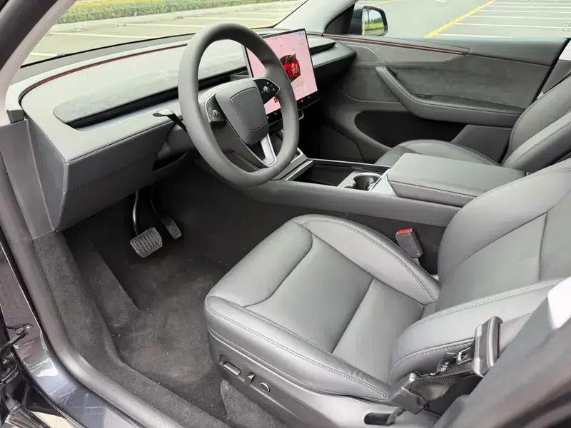 Model Y 2025 Long Range All-Wheel Drive First Edition — миниатюра 8