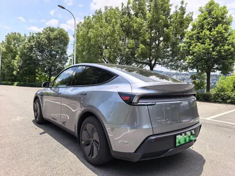 Model Y 2025 Rear-Wheel Drive — миниатюра 4