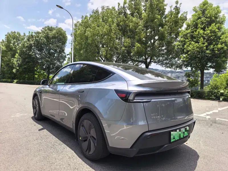 Model Y 2025 Rear-Wheel Drive — миниатюра 7