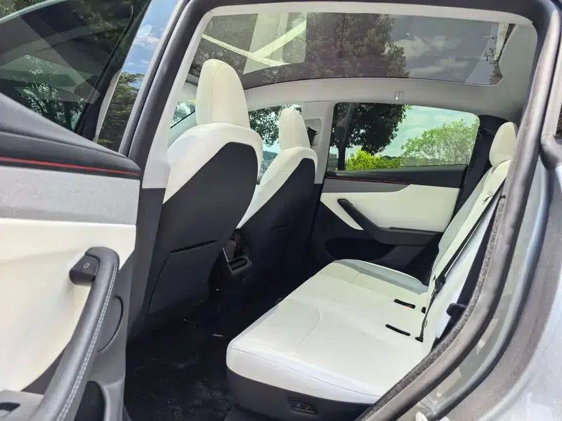 Model Y 2025 Rear-Wheel Drive — миниатюра 9