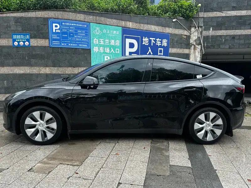 Model Y 2022 Facelift Rear-Wheel Drive Version — миниатюра 3