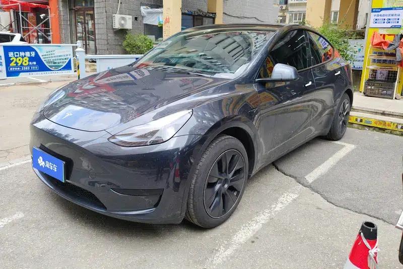 Model Y 2024 Rear-Wheel Drive — миниатюра 1