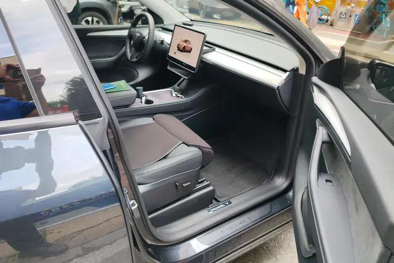 Model Y 2024 Rear-Wheel Drive — миниатюра 9