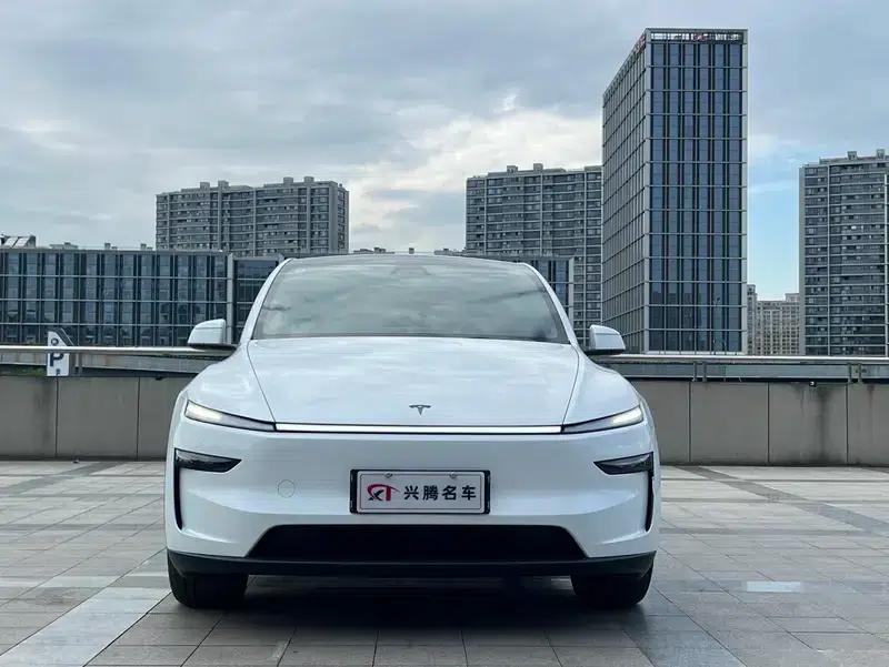 Model Y 2025 Rear-Wheel Drive — миниатюра 2