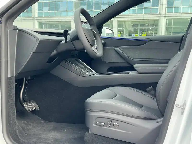 Model Y 2025 Rear-Wheel Drive — миниатюра 12