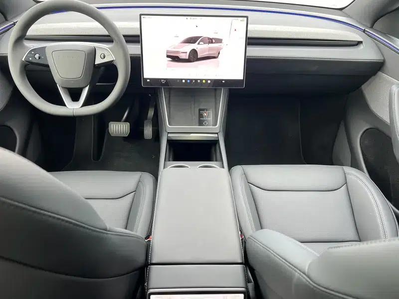 Model Y 2025 Rear-Wheel Drive — миниатюра 10