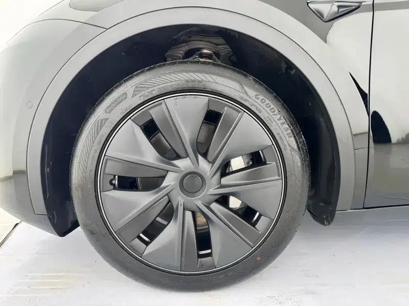 Model Y 2023 Rear-Wheel Drive — миниатюра 8