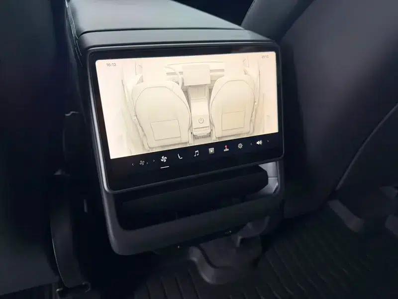 Model Y 2025 Long Range All-Wheel Drive — миниатюра 10