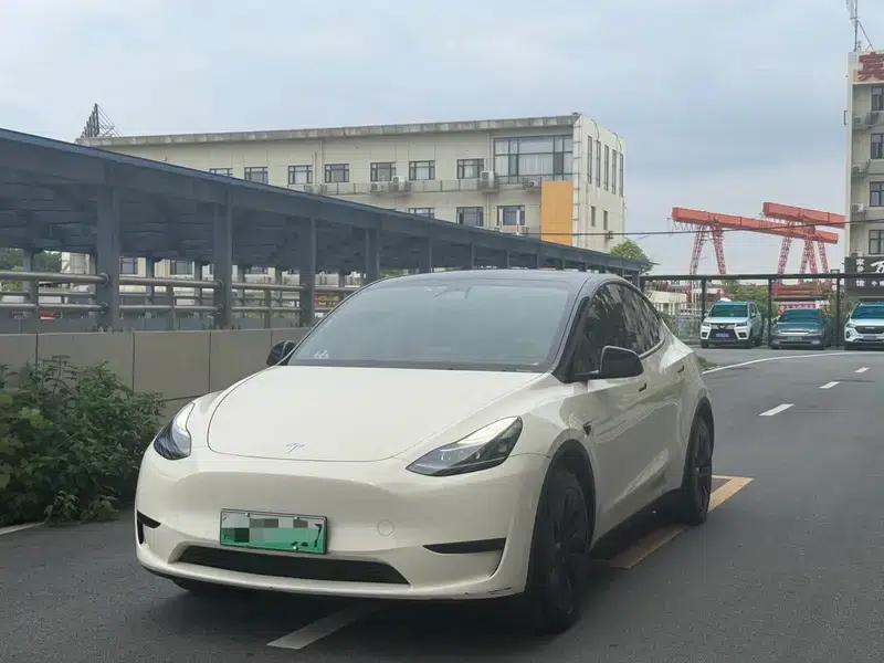 Model Y 2024 Rear-Wheel Drive — миниатюра 1