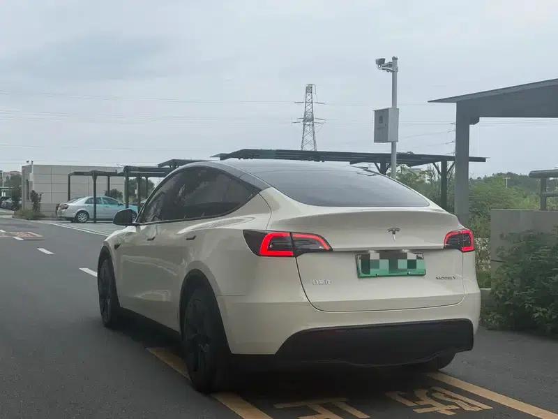 Model Y 2024 Rear-Wheel Drive — миниатюра 4