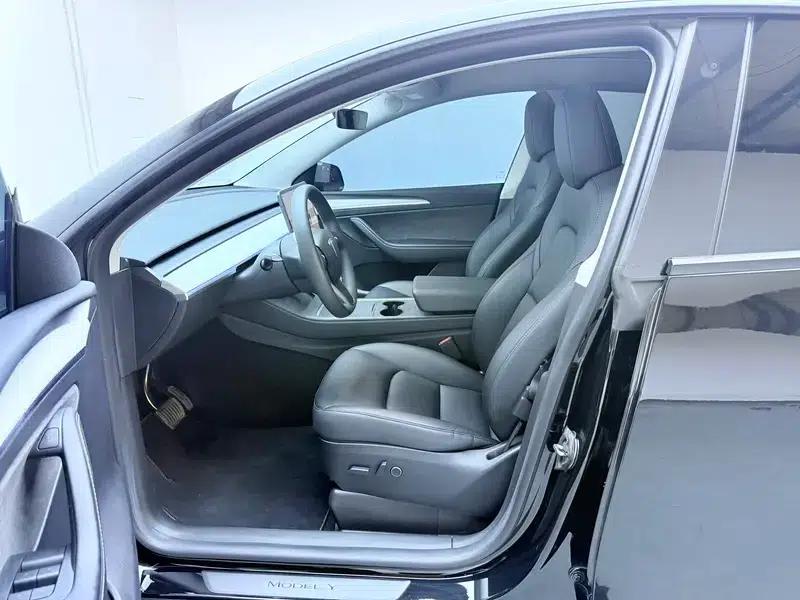 Model Y 2023 Rear-Wheel Drive — миниатюра 17
