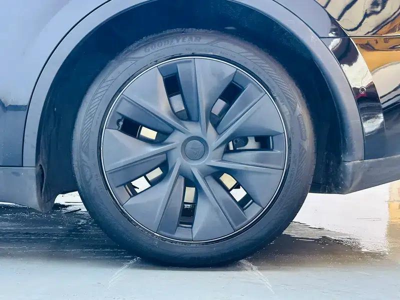 Model Y 2023 Rear-Wheel Drive — миниатюра 9