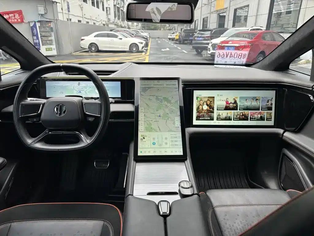 HiPhi X 2021 Flagship Edition 6-seater — миниатюра 4