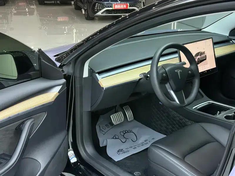 Model 3 2023 Rear-Wheel Drive — миниатюра 8
