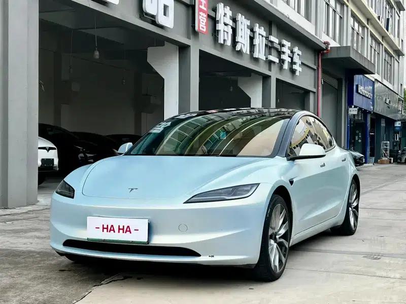 Model 3 2023 Rear-Wheel Drive — миниатюра 1