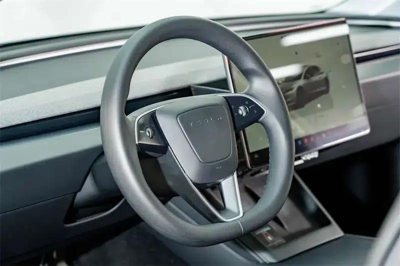Model 3 2023 Rear-Wheel Drive — миниатюра 19