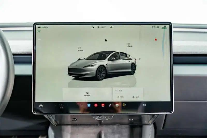 Model 3 2023 Rear-Wheel Drive — миниатюра 10