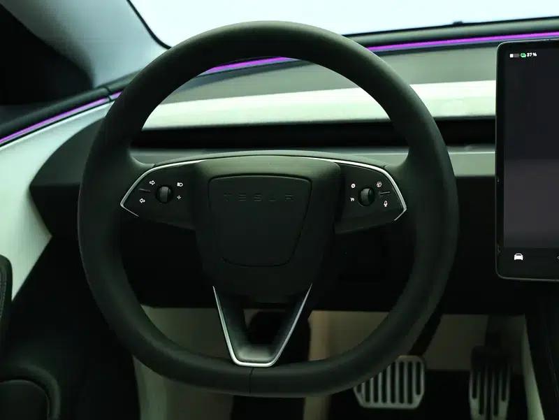 Model 3 2025 Rear-Wheel Drive — миниатюра 16