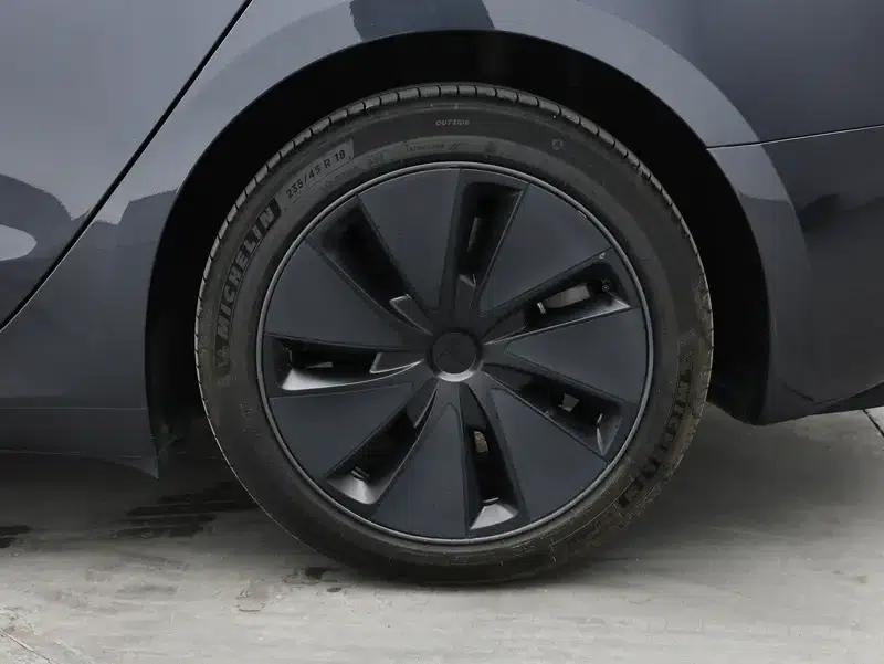 Model 3 2025 Rear-Wheel Drive — миниатюра 9