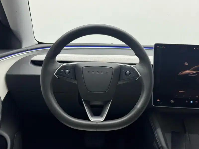 Model 3 2023 Rear-Wheel Drive — миниатюра 16