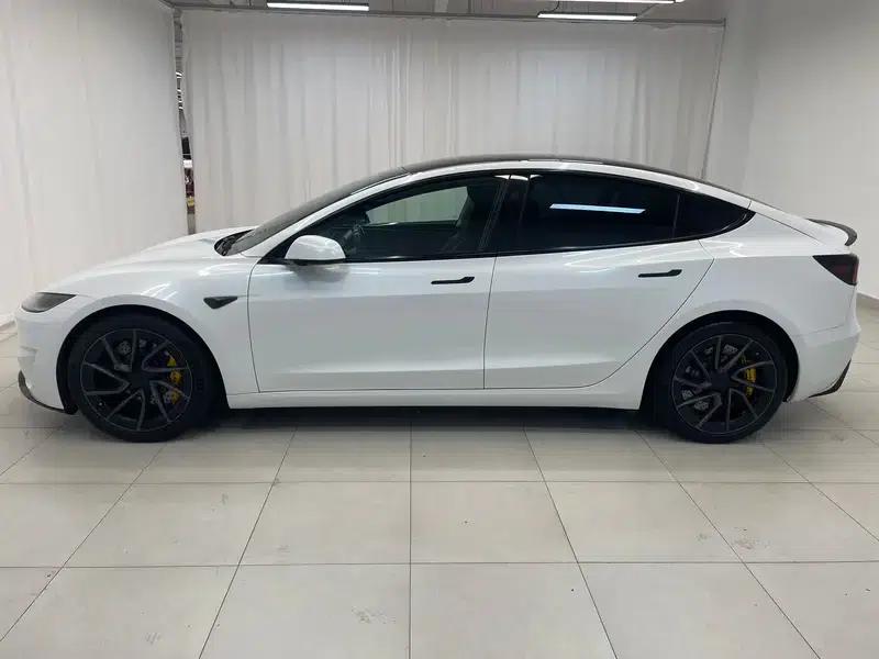 Model 3 2024 Performance All-Wheel Drive — миниатюра 4