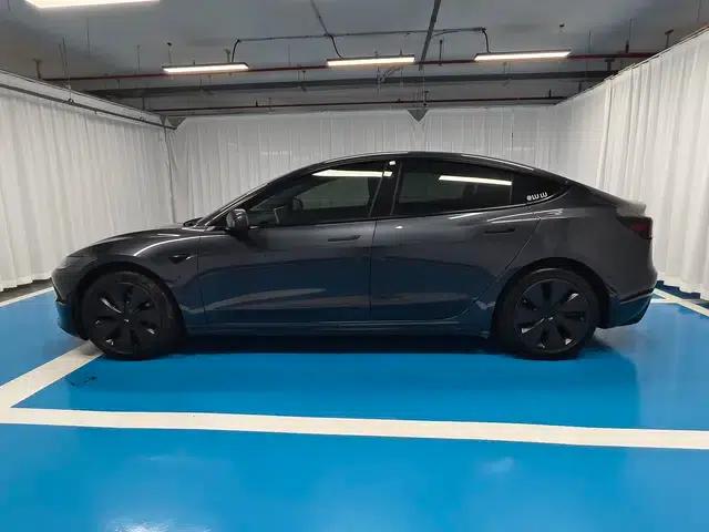 Model 3 2023 Rear-Wheel Drive — миниатюра 4