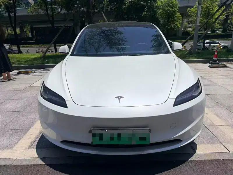 Model 3 2025 Rear-Wheel Drive — миниатюра 2