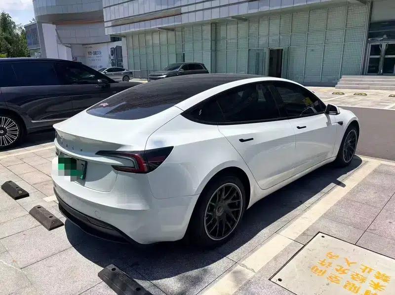 Model 3 2025 Rear-Wheel Drive — миниатюра 5