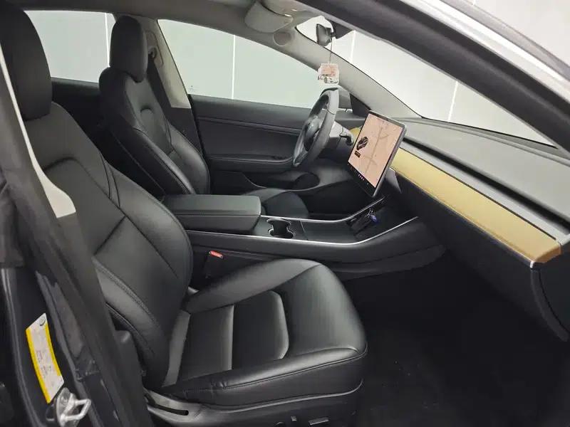 Model 3 2019 Standard Range Rear-Wheel Drive Upgrade — миниатюра 11