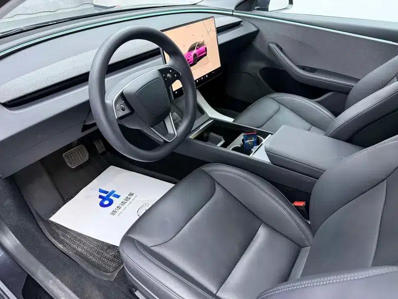Model 3 2023 Rear-Wheel Drive — миниатюра 12