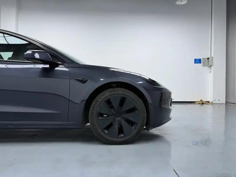 Model 3 2023 Rear-Wheel Drive — миниатюра 9