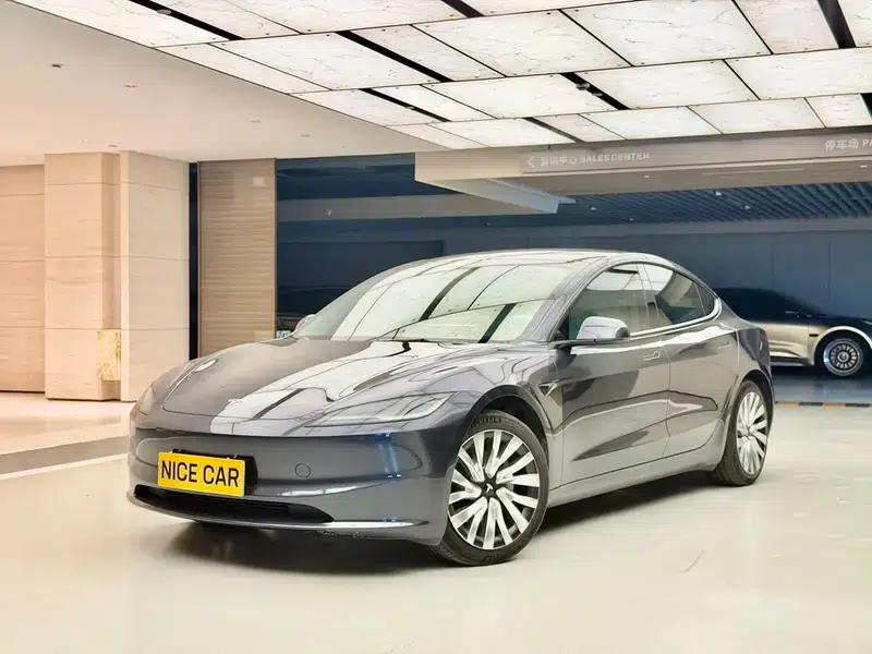 Model 3 2023 Rear-Wheel Drive — миниатюра 1
