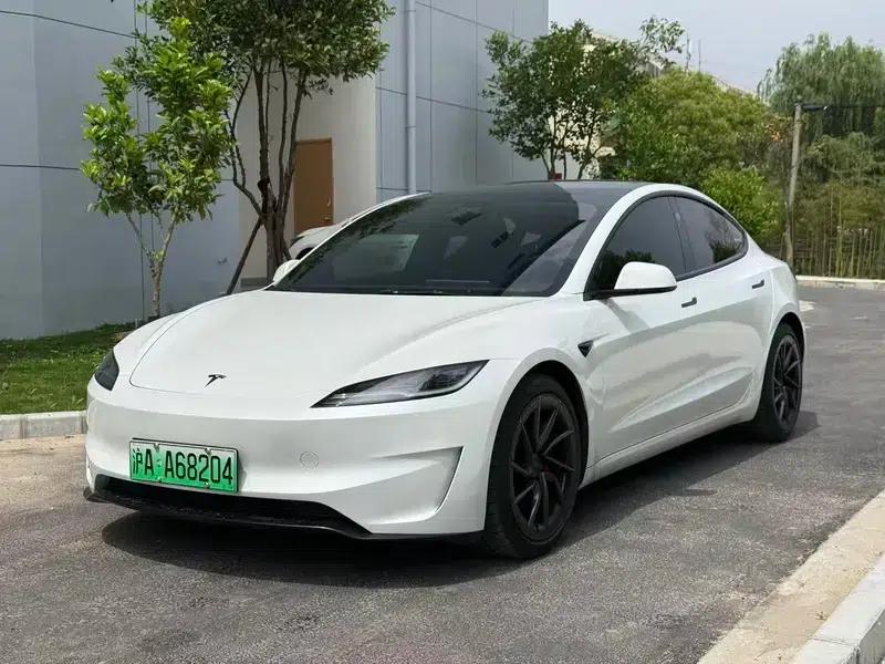 Model 3 2024 Performance All-Wheel Drive — миниатюра 1