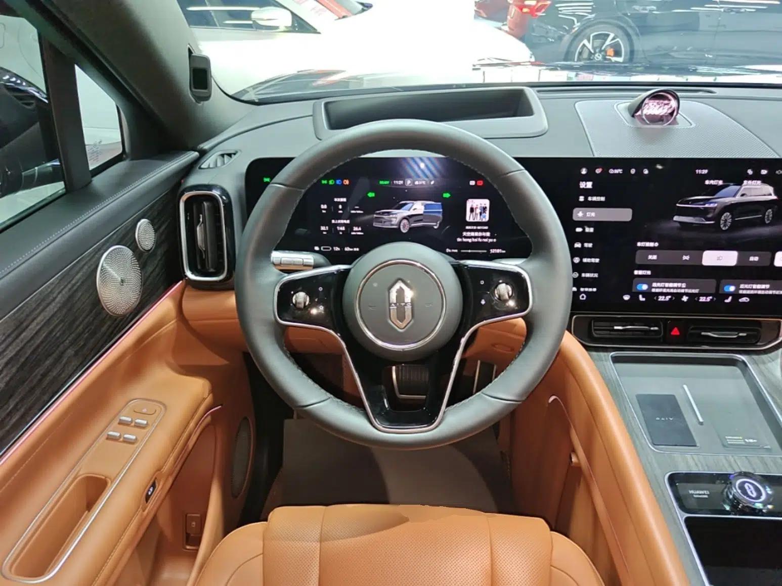 Hima AITO M9 2024 All-Electric Ultra Version 100 kWh 6-Seater Model — миниатюра 18