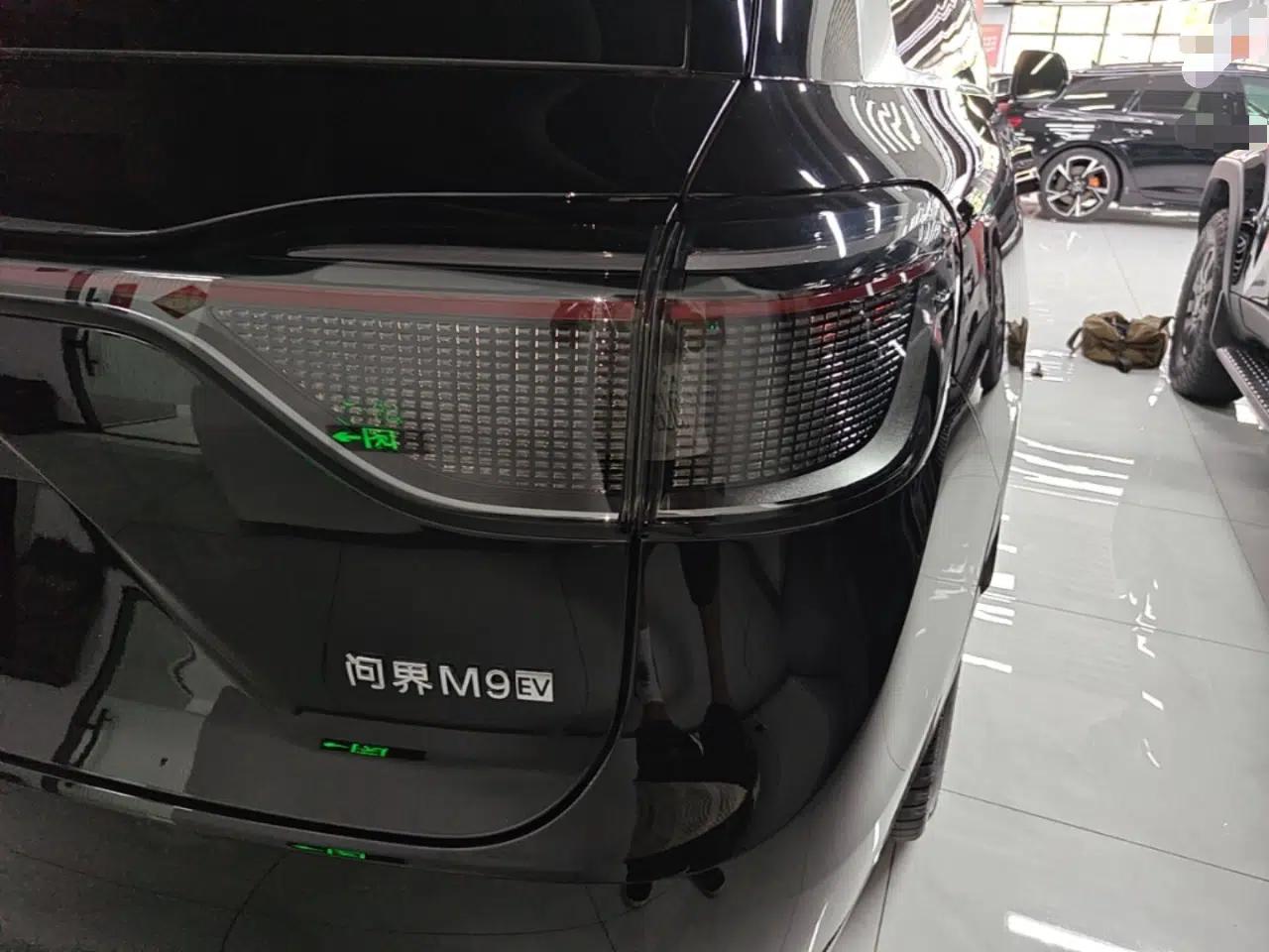 Hima AITO M9 2024 All-Electric Ultra Version 100 kWh 6-Seater Model — миниатюра 9