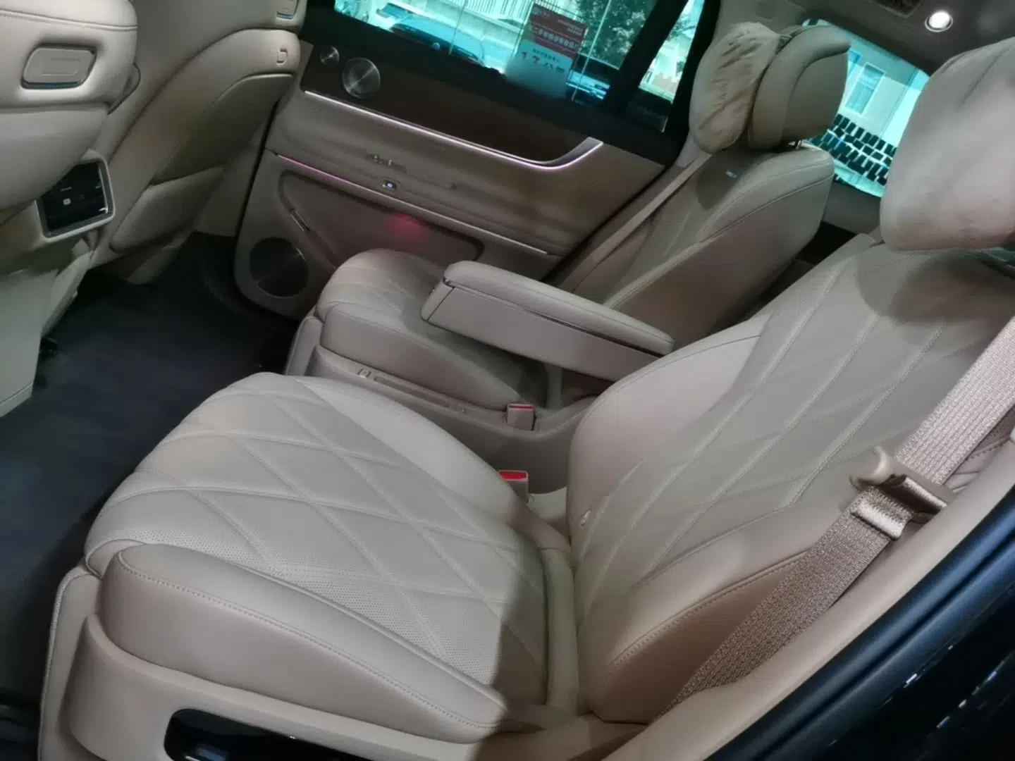 Hima AITO M9 2025 Extended-Range Ultra Version 52 kWh 6-Seater — миниатюра 20