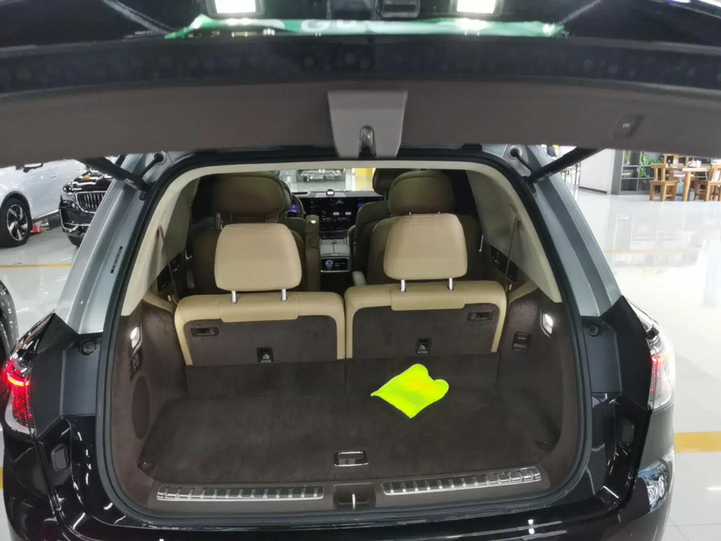 Hima AITO M9 2025 Extended-Range Ultra Version 52 kWh 6-Seater — миниатюра 22