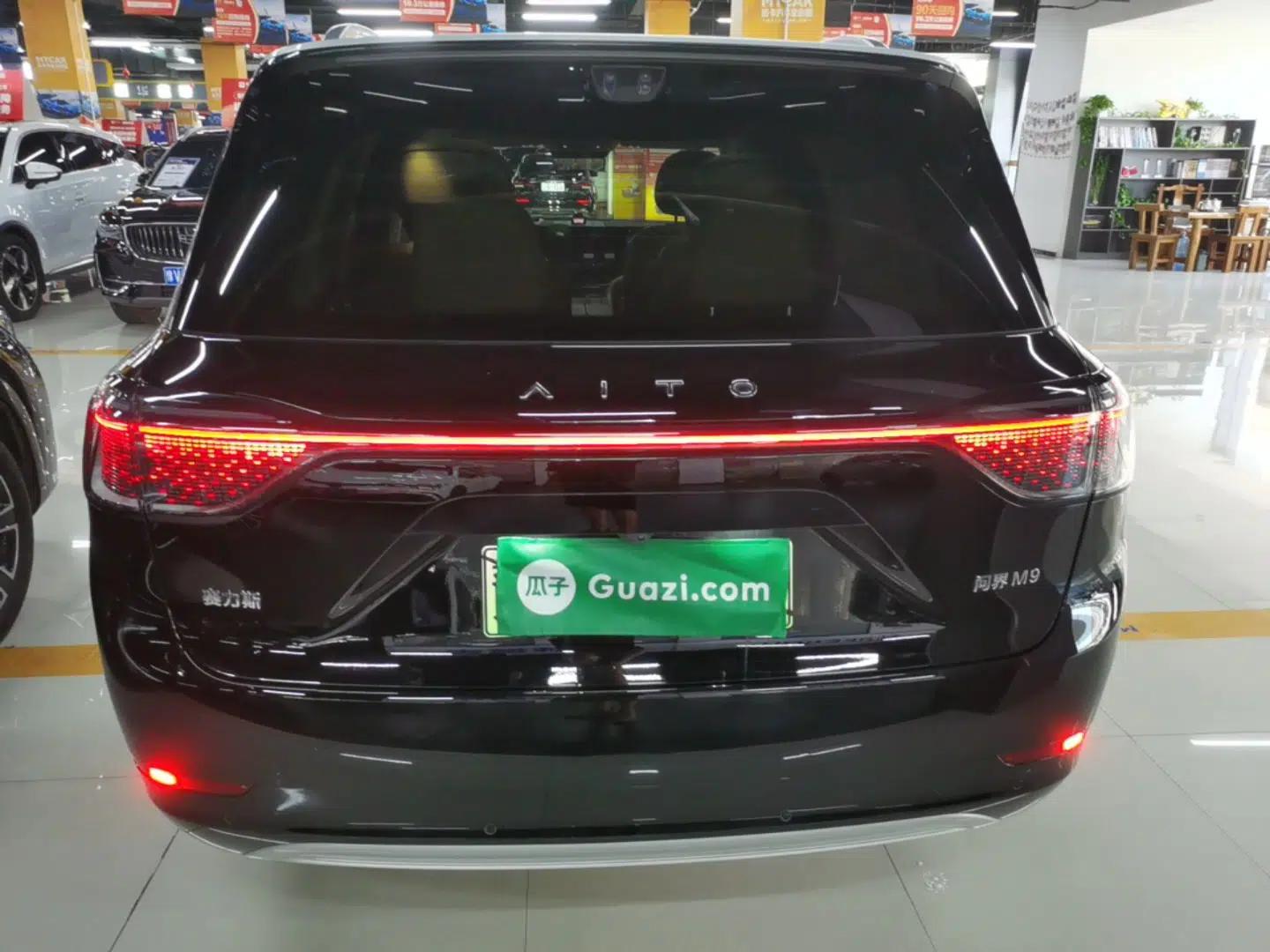 Hima AITO M9 2025 Extended-Range Ultra Version 52 kWh 6-Seater — миниатюра 5