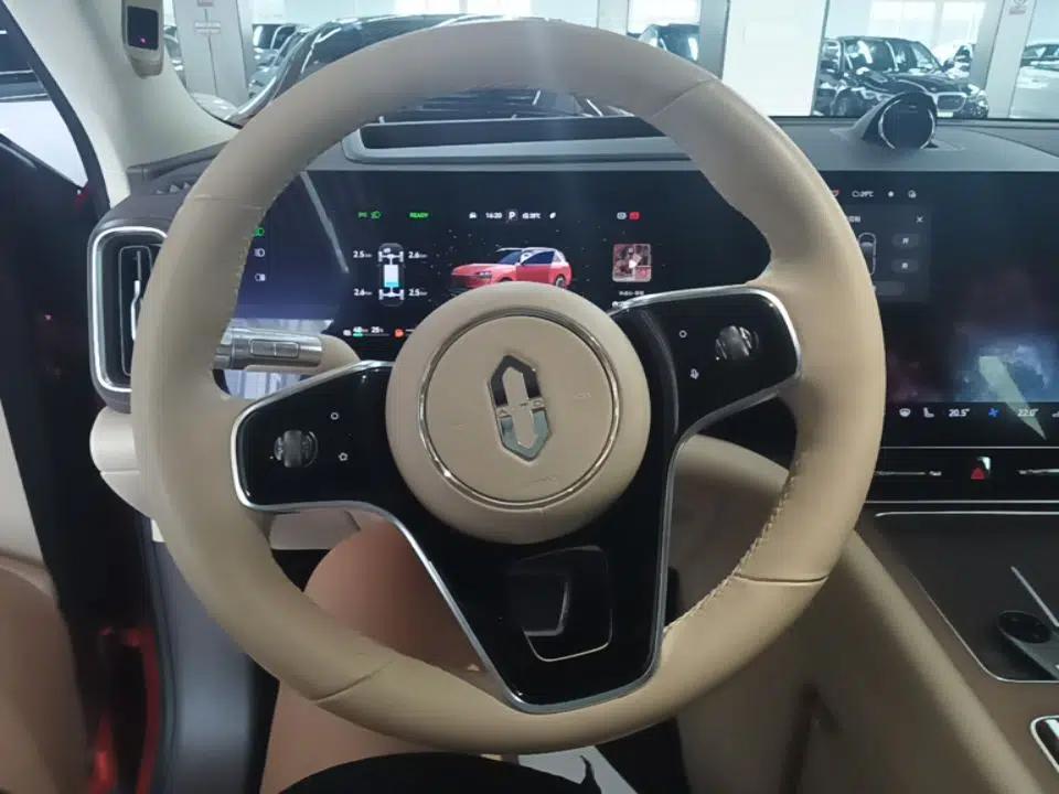 Hima AITO M9 2024 Range-Extended Ultra Version 42 kWh 6-Seater Model — миниатюра 13
